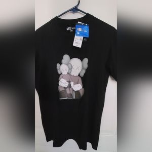 Kaws x Uniqlo t-shirt new